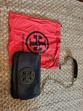 Tory Burch Black Leather Chain Shoulder Bag with Gold Logo